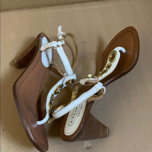🆕 Coach sandals, size 6B - Picture 13 of 16